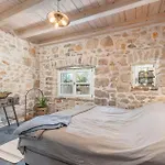 Don Liri Villa *