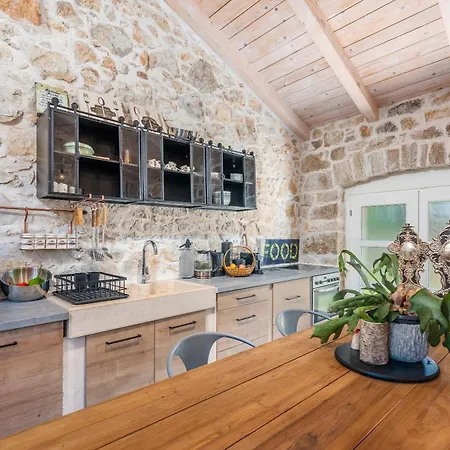 וילה Don Liri Barat (Porec)