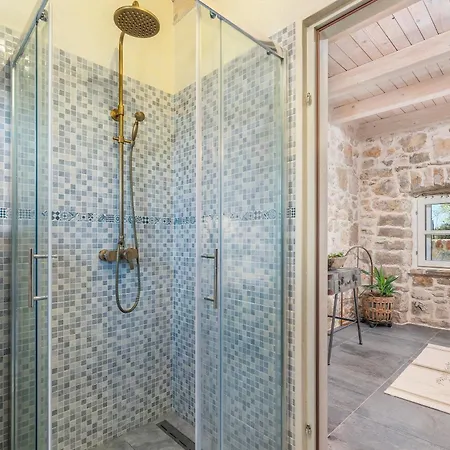 Willa Don Liri Barat (Porec)