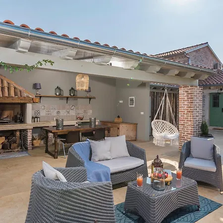 Don Liri Villa Barat (Porec)